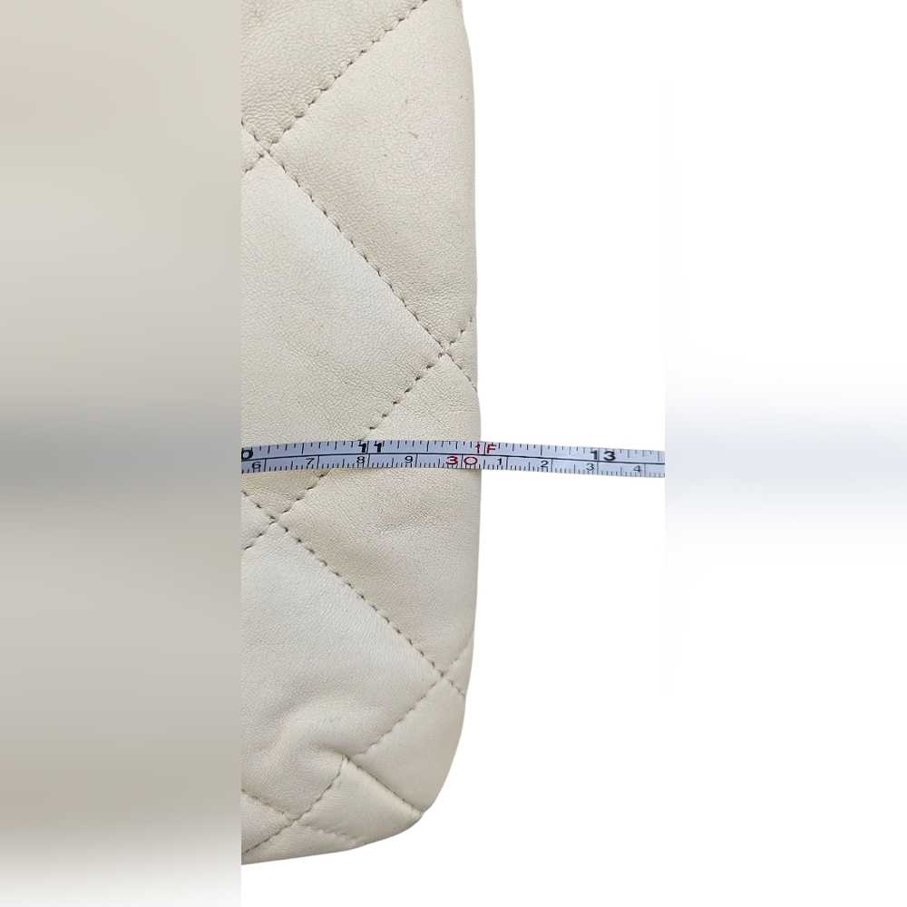 DKNY Creamy Quilted Crossbody/Shoulder Bag. Versatile Neutral Transitional - Picture 6 of 9
